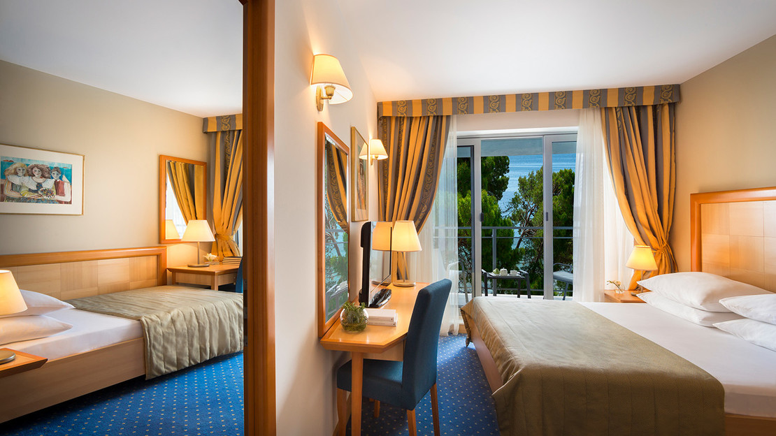 Family Room with Seaside Balcony